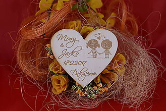Darčeky pre svadobčanov - Drevená svadobná magnetka ako vyslužka hosťom  91 - 7769423_