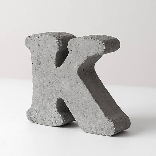 Držiak kníh z betónu "K"