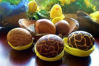 Drobnosti - Veľkonočne drevené vajíčka, sady s kraslicami (sada 3 ks prírodné vajíčka a miska s kôrou a) - 7811169_