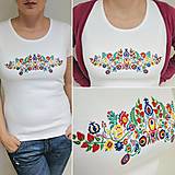 Topy, tričká, tielka - Vyšívané dámske tričko s veľkým ľudovým motívom - 7847109_