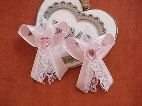 Svadobné pierka - Č. 116 Pierka s čipkou a ružovým srdiečkom - 7887975_
