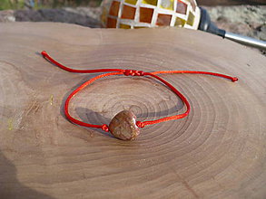 Náramky - jednoduchý šnúrkový náramok červený s Jaspisovým srdcom - 7906785_