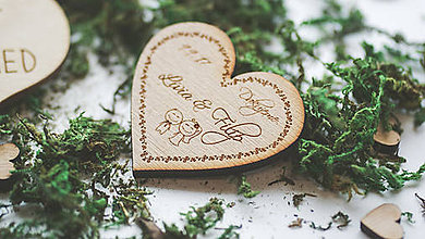 Darčeky pre svadobčanov - Drevená magnetka pre svadobčanov, srdce - 7910181_
