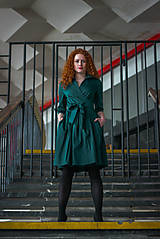 Šaty - Zavinovací šaty MONA, smaragdová zelená - 7930014_