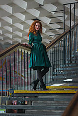 Šaty - Zavinovací šaty MONA, smaragdová zelená - 7930017_