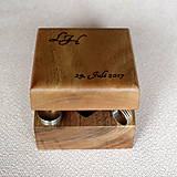 Prstene - Krabička na svadobné obrúčky z orechového dreva s iniciálmi - 7959226_