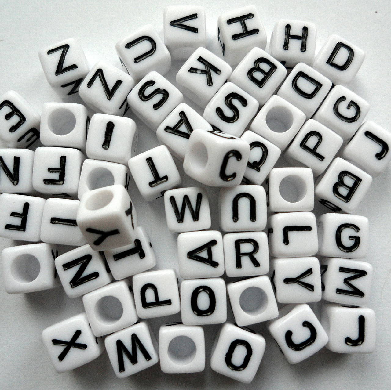 KOCKY plast 6mm-abeceda-52ks