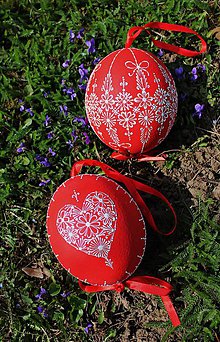 Dekorácie - pštrosie vajce červené, zdobené voskom - 7977982_