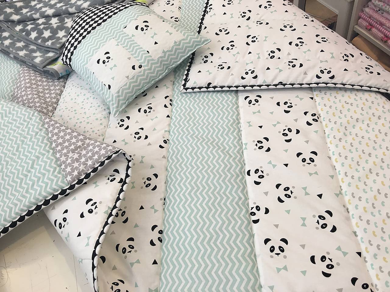 Prehoz vankúšik a deka na zelanie