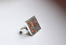 Prstene - Prsteň natur/metallic štvorec - 7999534_
