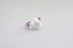Svadobné pierka - Pierko biele ruža (bielo-fialové) - 7997995_