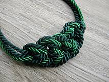 Náhrdelníky - Uzlový náhrdelník z troch šnúr (zelený hrubší č. 1969) - 8045550_