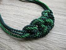 Náhrdelníky - Uzlový náhrdelník z troch šnúr (zelený hrubší č. 1969) - 8045551_