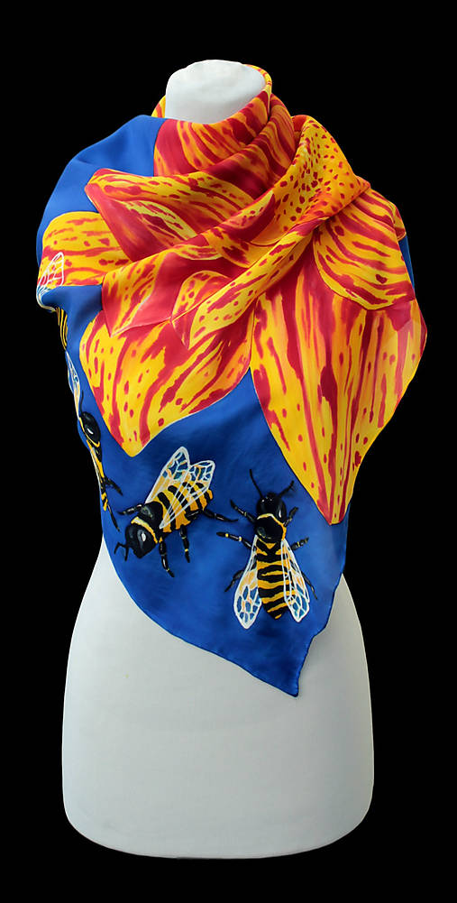 Ručne maľovaná hodvábna šatka - Včielky