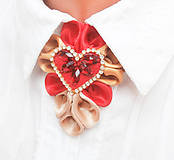 Náhrdelníky - Elegancia a la Chanel - červeno-zlatý náhrdelník so štrasovým srdcom s kamienkami - 8070137_