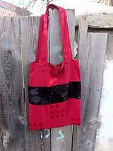 Nákupné tašky - červená taška s černým sametovým pruhem - 8079952_