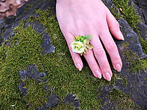 Prstene - prstýnek s zelenkavou růžičkou - 8098536_