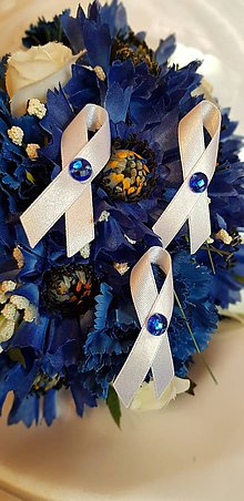 Svadobné pierka - svadobné pierko biele s kamienkom vo farbe kráľovská modrá - 8159363_