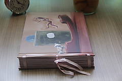 Papiernictvo - Fotoalbum klasický s autorskou ilustráciou ,,Bí a jej krajina zázrakov,, - 8171637_
