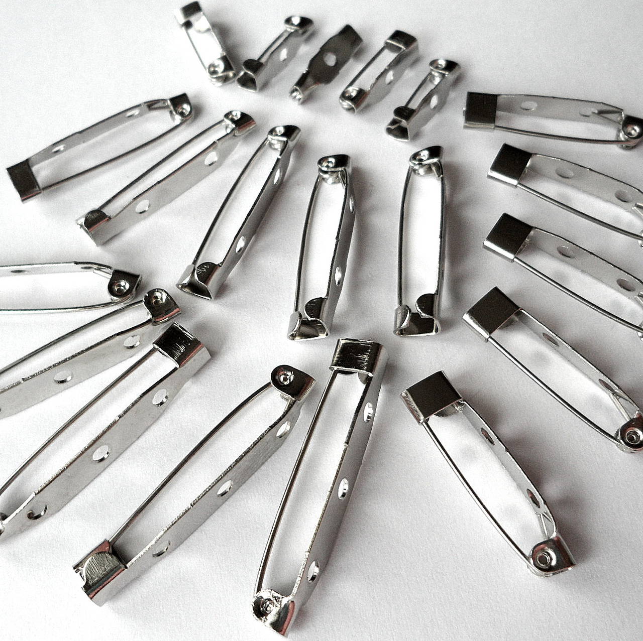 Brošňový mostík (MIX-platina-20ks)