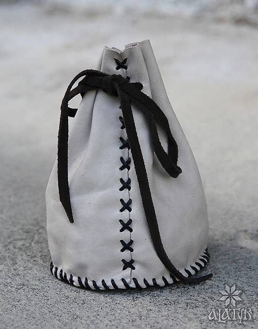 Peňaženky - Veľký kožený mešec, veľkosť na 300 mincí (sivý s čiernou šnúrkou) - 8193309_