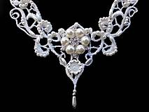 Náhrdelníky - svadobný náhrdelník s perličkami a štrasom - 8201471_