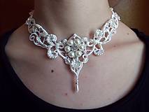 Náhrdelníky - svadobný náhrdelník s perličkami a štrasom - 8201475_