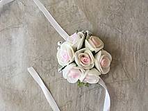náramok pre družičku ružovo-biele ružičky