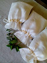 Úžitkový textil - Ľanové vrecúška s ľanovou krajkou - 8223536_