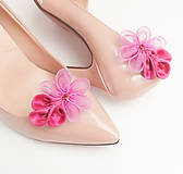 Ponožky, pančuchy, obuv - Cyklamenové kvetinkové klipy na topánky - 8239748_