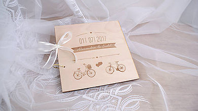 Papiernictvo - Drevená svadobná kniha hostí cyklisti - 8249926_
