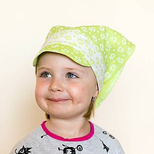 Detské čiapky - Dievčenská šatka so šiltom - zelená so srdiečkami - 8253223_