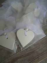 Darčeky pre svadobčanov - Srdiečko biele jednoduché - 8256963_