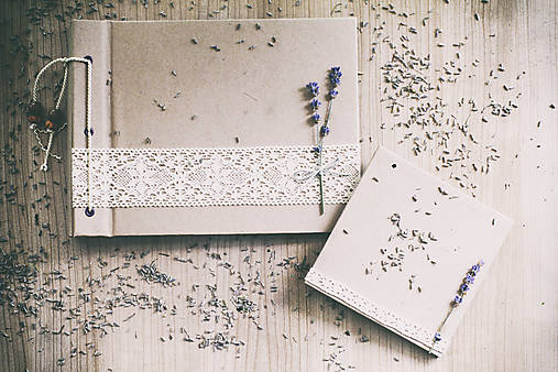 Papiernictvo - Fotoalbum klasický s papierovým obalom ozdobený vetvičkou levandule - 8257632_