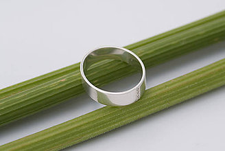 Prstene - Zásnubný prsteň / obrúčka obdĺžniková - široká, skosená - 8262959_