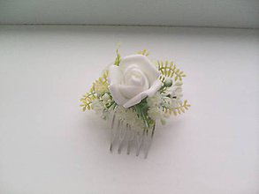 Ozdoby do vlasov - Kvetinový hrebienok do vlasov "...biela ružička..." - 8263451_