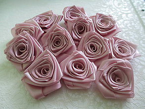Dekorácie - saténové ružičky staroružové - 8268725_