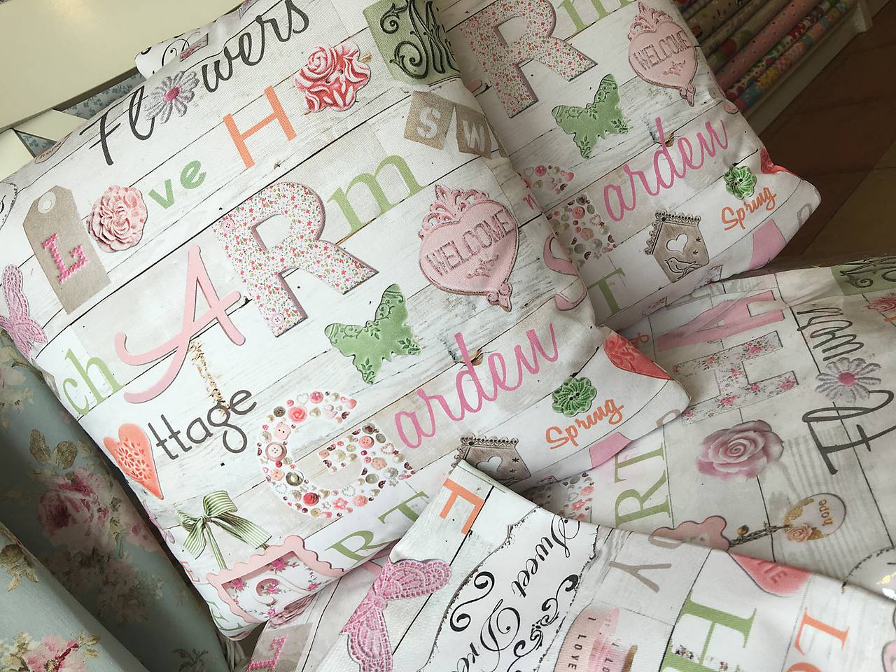 Vankúše a závesy na zelanie