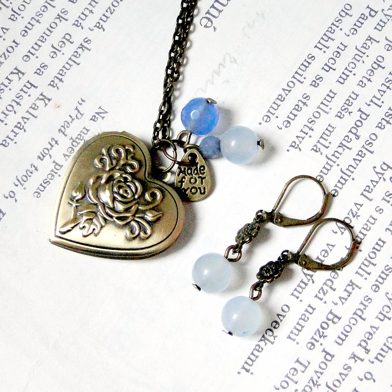 Blue Jade Locket Necklace & Earrings / Sada medailonu a náušníc s