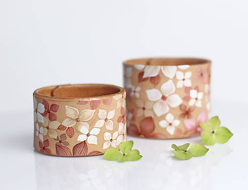 Elegantný, ručne maľovaný kožený náramok Hortenzia