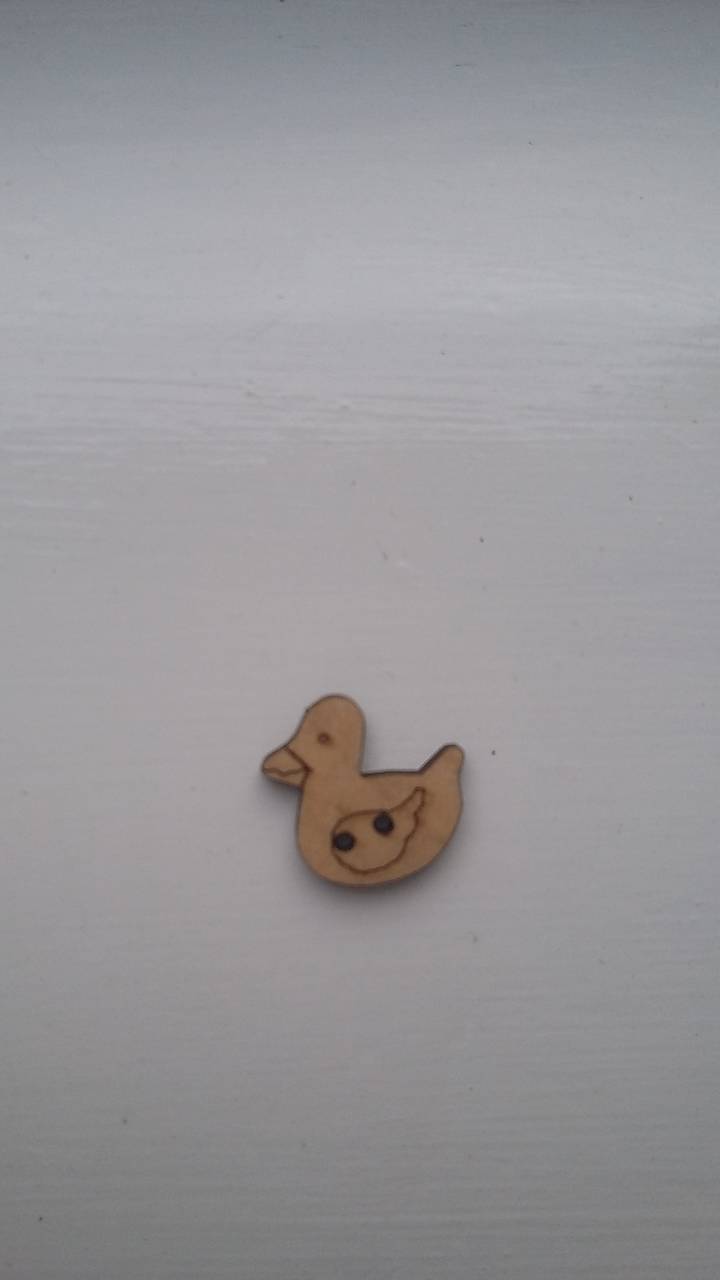 G104 Gombík drevený (kačka 2,0 x 2,0)