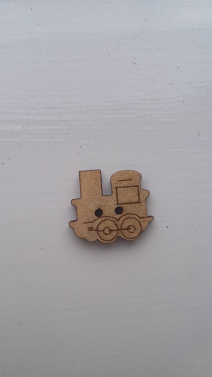 G104 Gombík drevený (vláčik 1,5 x 1,5 cm)