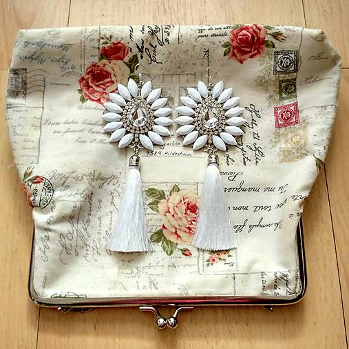 Náušnice - Krásne biele náušničky s dlhým bielym strapčekom :) - 8344871_