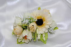 Kvetinový hrebienok aj na svadbu Krémový :)