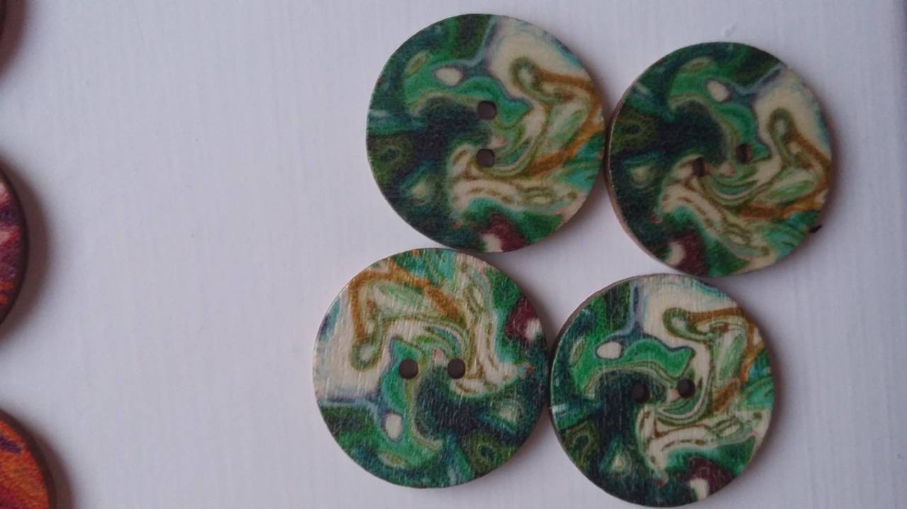 G104 Gombík drevený etno 2,5 cm