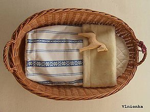 Detský textil - Detská deka s folklórnym motívom 100% ovčie rúno MERINO modrá výšivka - 8365161_