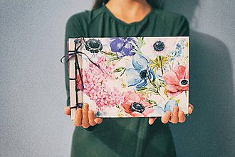 Papiernictvo - Fotoalbum klasický, polyetylénový obal s potlačou kvetov - 8387227_