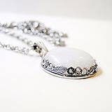 Náhrdelníky - White Jade Filigree Necklace Silver 925 / Strieborný náhrdelník s okrúhlym príveskom s bielym jadeitom /0541 - 8399636_