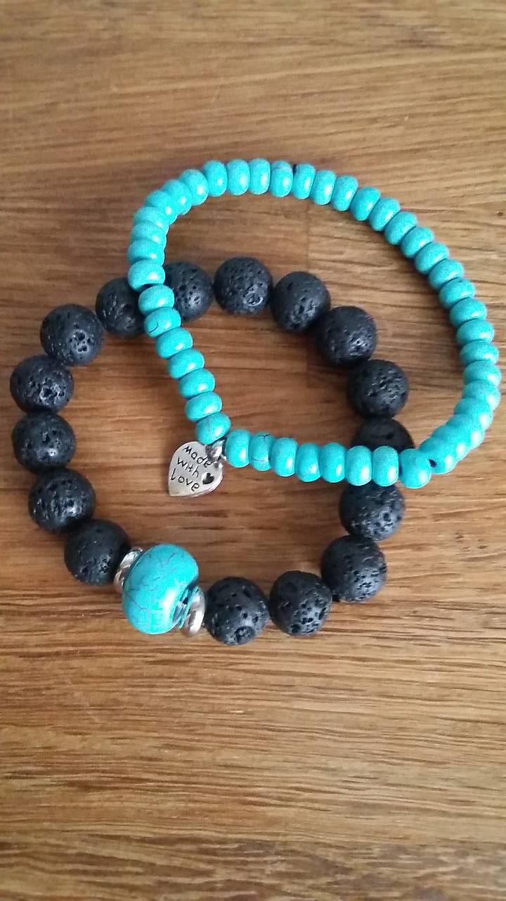 Set náramkov z čiernej lávy a howlitu