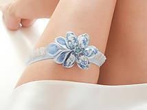 Spodná bielizeň - Belasý modrý kvetinový svadobný podväzok - 8402321_